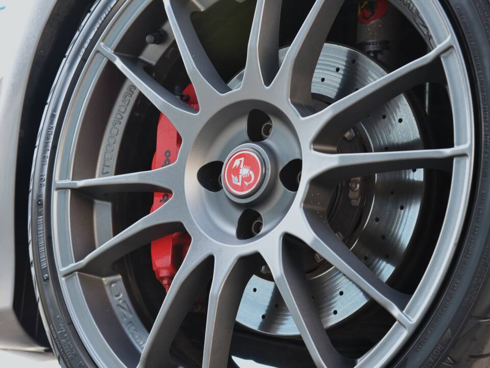 Bild 15/16 von Abarth 695 Biposto (2016)