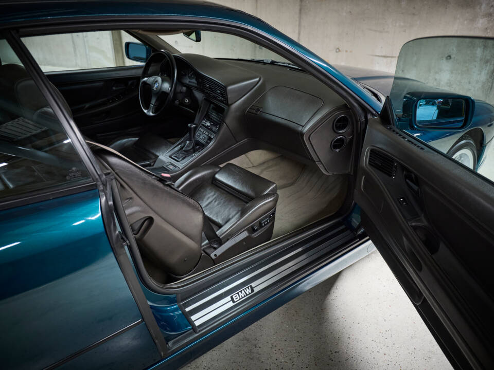 Image 38/81 de BMW 850i (1991)