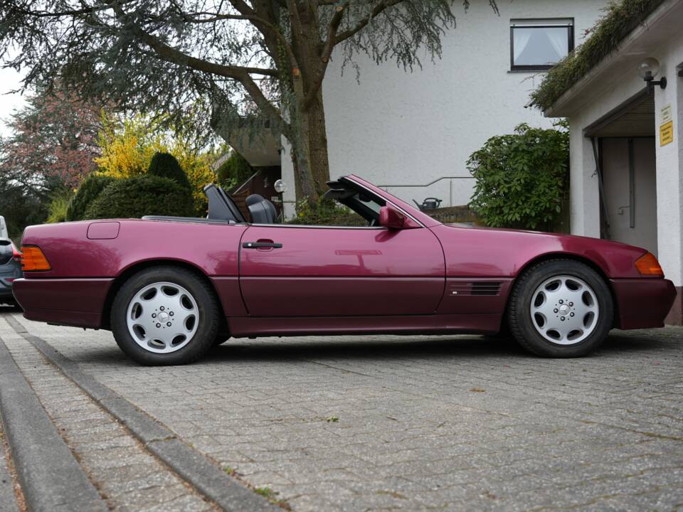 Image 87/95 of Mercedes-Benz 300 SL (1993)