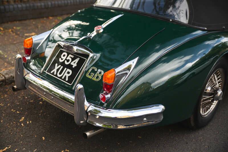 Image 18/50 of Jaguar XK 150 DHC (1954)