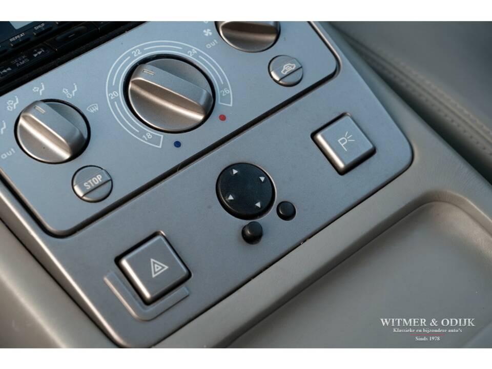 Image 16/29 of Ferrari 456 GT (1996)