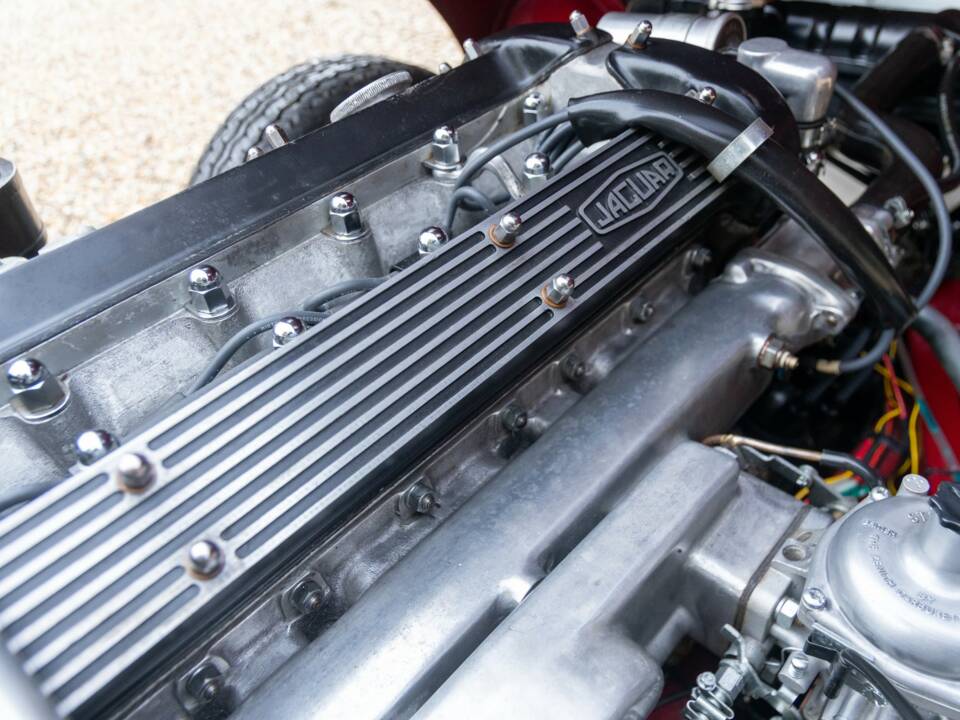 Imagen 39/50 de Jaguar Type E (2+2) (1969)