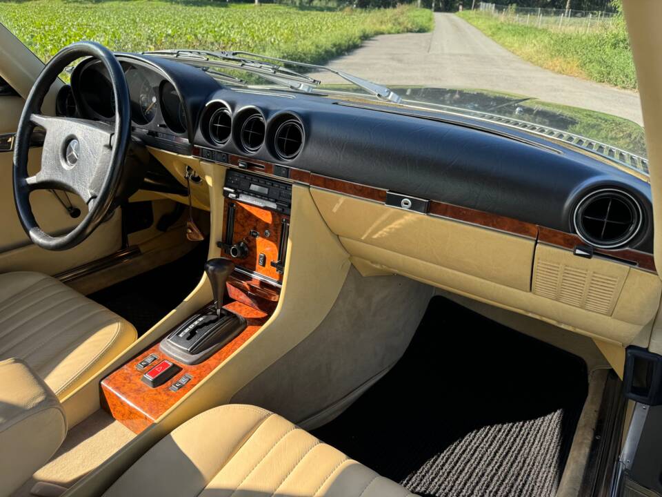 Immagine 118/196 di Mercedes-Benz 380 SLC (1980)