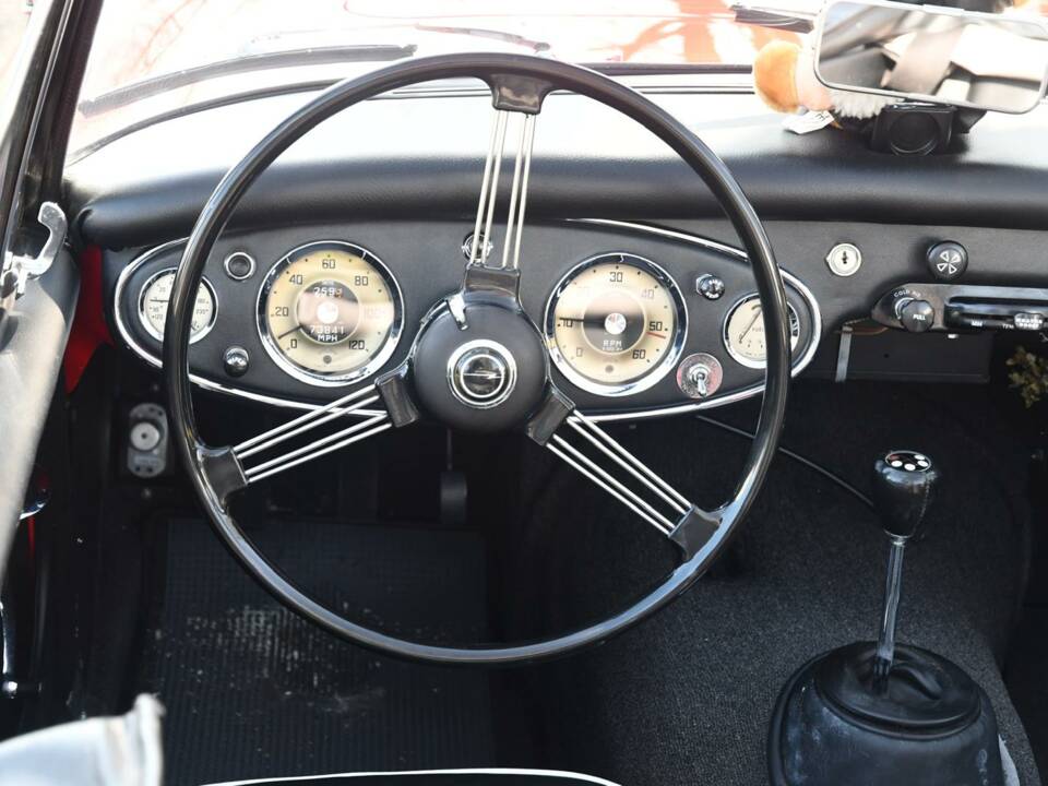 Image 7/8 de Austin-Healey 3000 Mk II (BJ7) (1963)