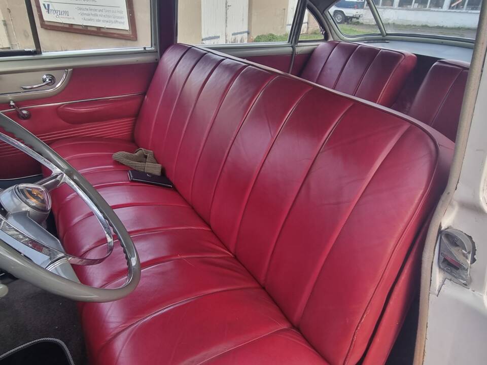Image 13/15 de Cadillac 62 Sedan (1951)