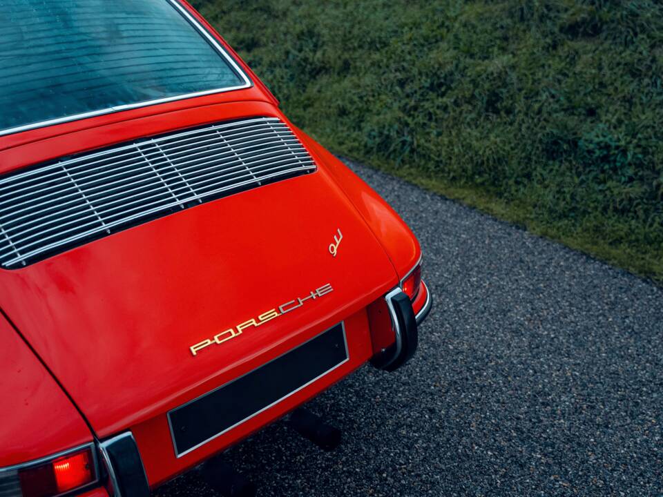 Image 5/63 of Porsche 911 R (1967)