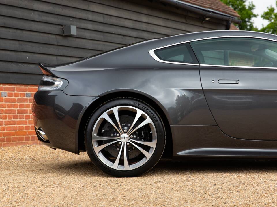 Bild 34/79 von Aston Martin V12 Vantage (2011)