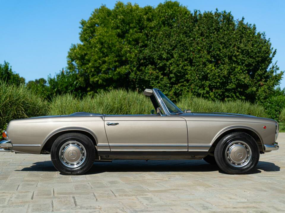 Immagine 8/50 di Mercedes-Benz 280 SL (1969)
