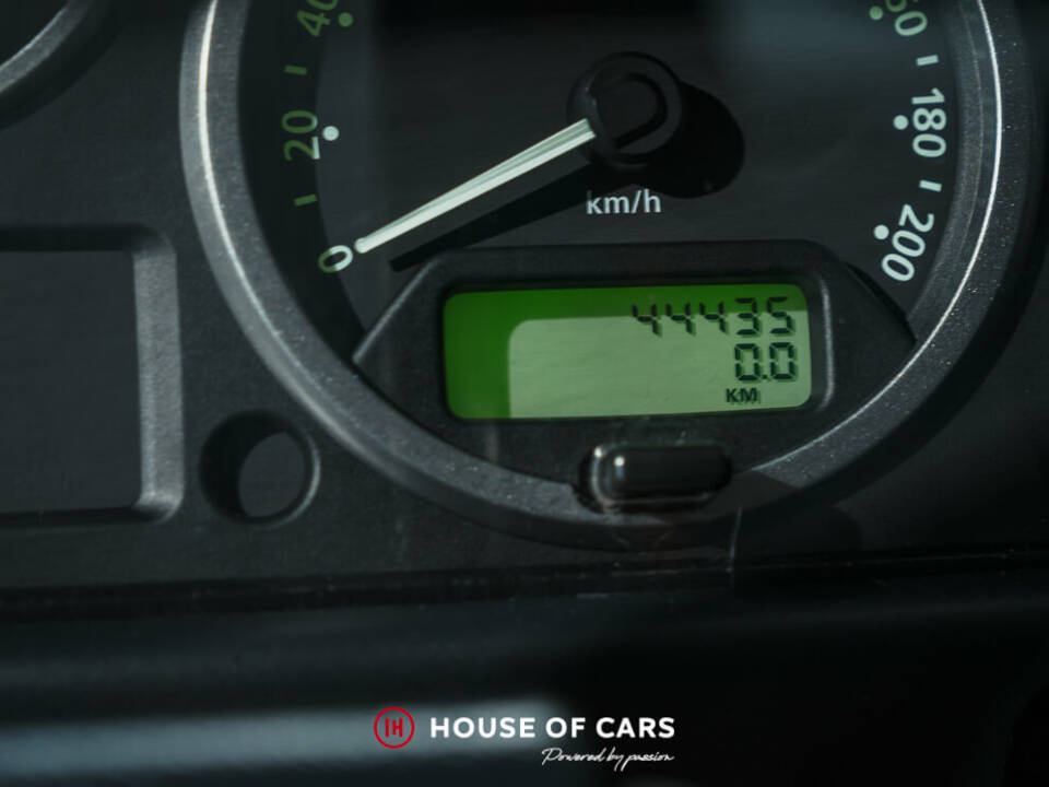 Image 24/25 of Land Rover Defender 90 (2013)