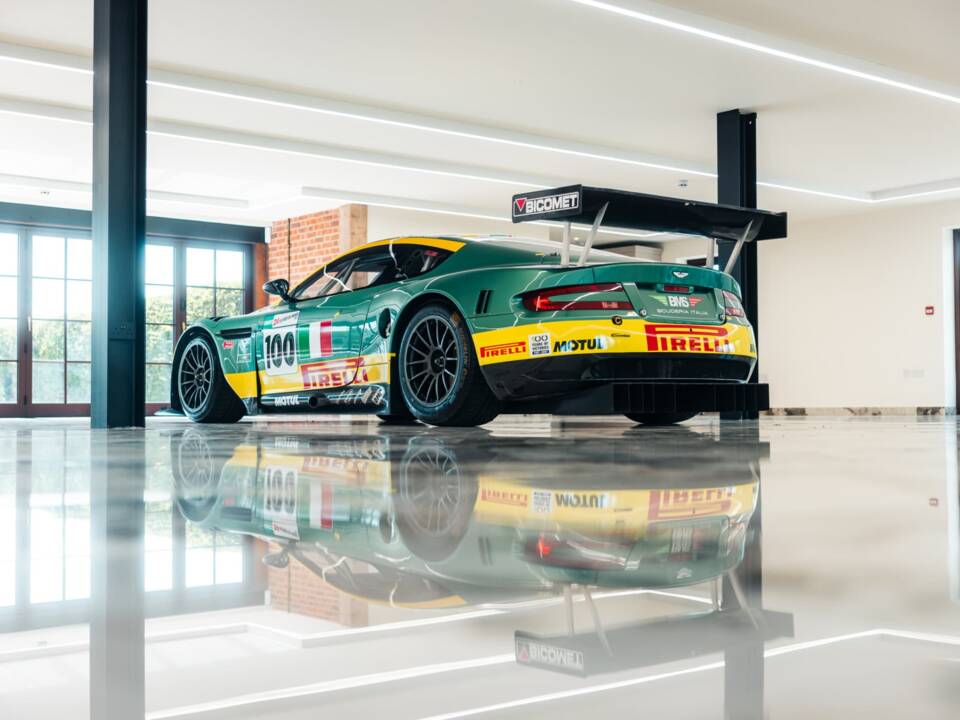 Image 7/30 of Aston Martin DBR9 GT1 (2006)