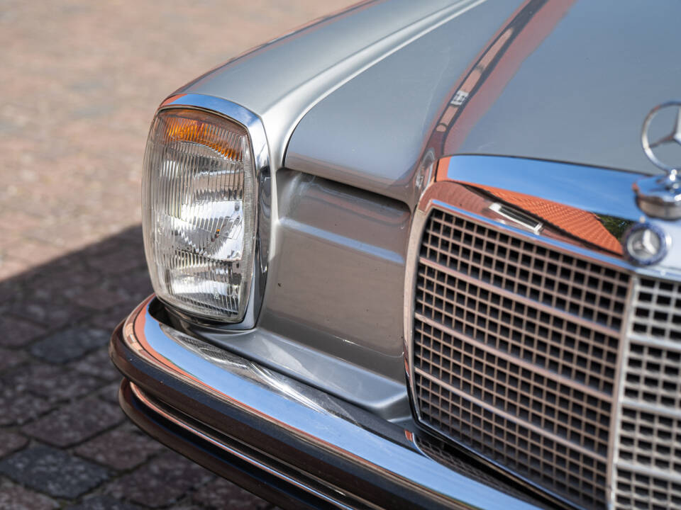 Image 4/40 of Mercedes-Benz 250 CE (1970)