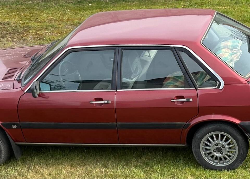 Image 1/32 of Audi 80 1.6 (1986)