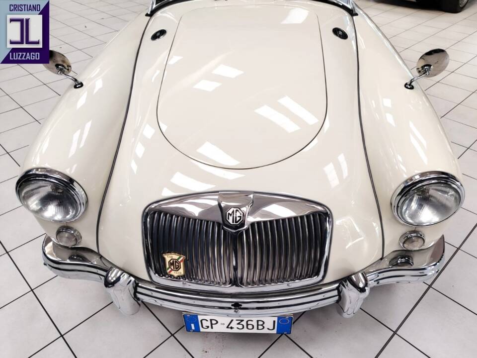 Image 9/59 of MG MGA 1500 (1958)