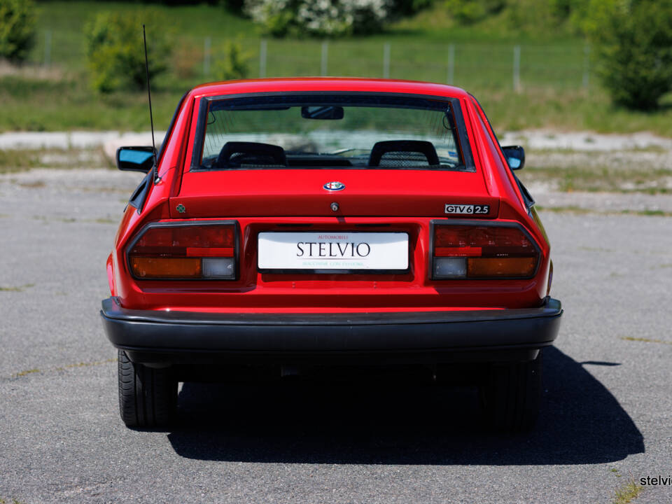 Imagen 15/36 de Alfa Romeo GTV 6 2.5 (1986)
