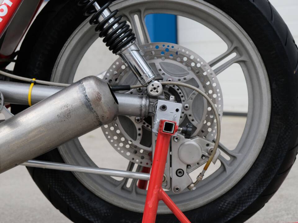 Image 3/39 of Moto Guzzi 1000 SP II (1985)