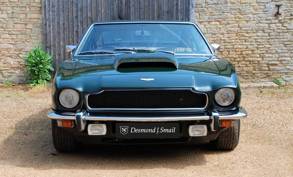 Image 10/17 of Aston Martin V8 (1976)