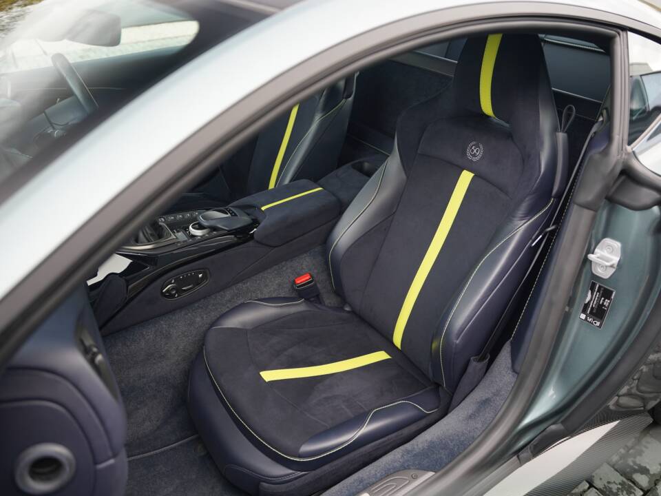 Bild 16/50 von Aston Martin V8 Vantage AMR (2020)