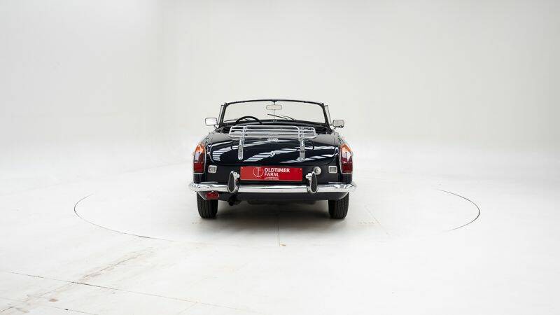 Image 7/15 of MG MGB (1972)