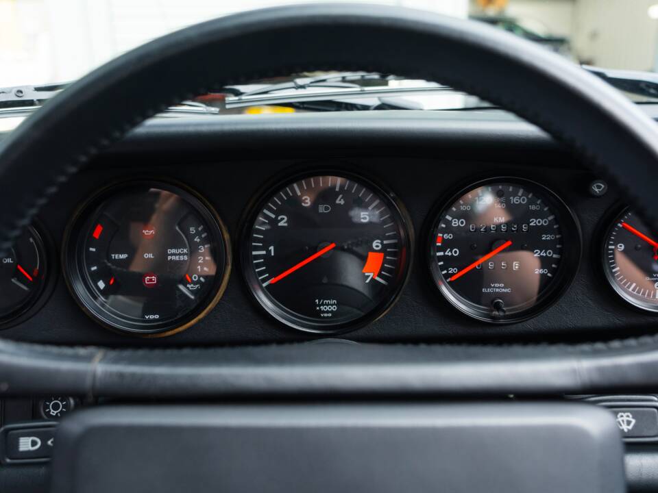 Image 48/68 of Porsche 911 Speedster 3.2 (1989)