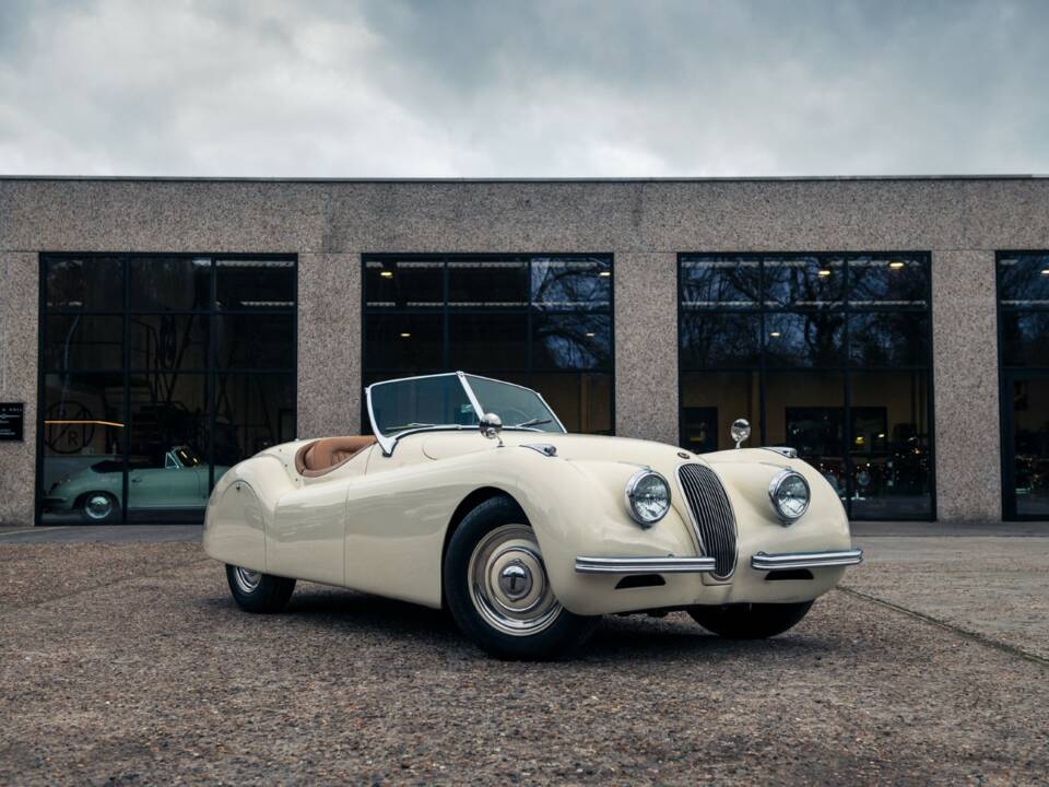 Image 7/45 of Jaguar XK 120 OTS (1950)