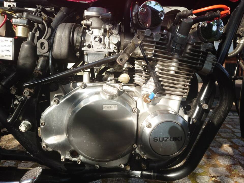 Image 6/10 of Suzuki GS 550 M Katana (1981)
