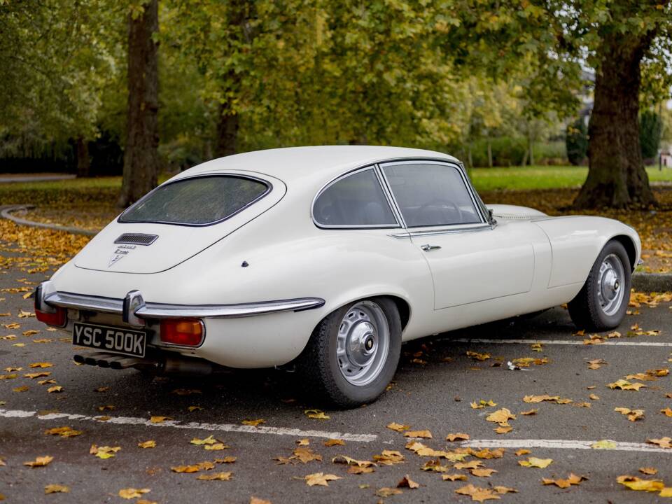 Image 16/50 de Jaguar Type E V12 (2+2) (1972)