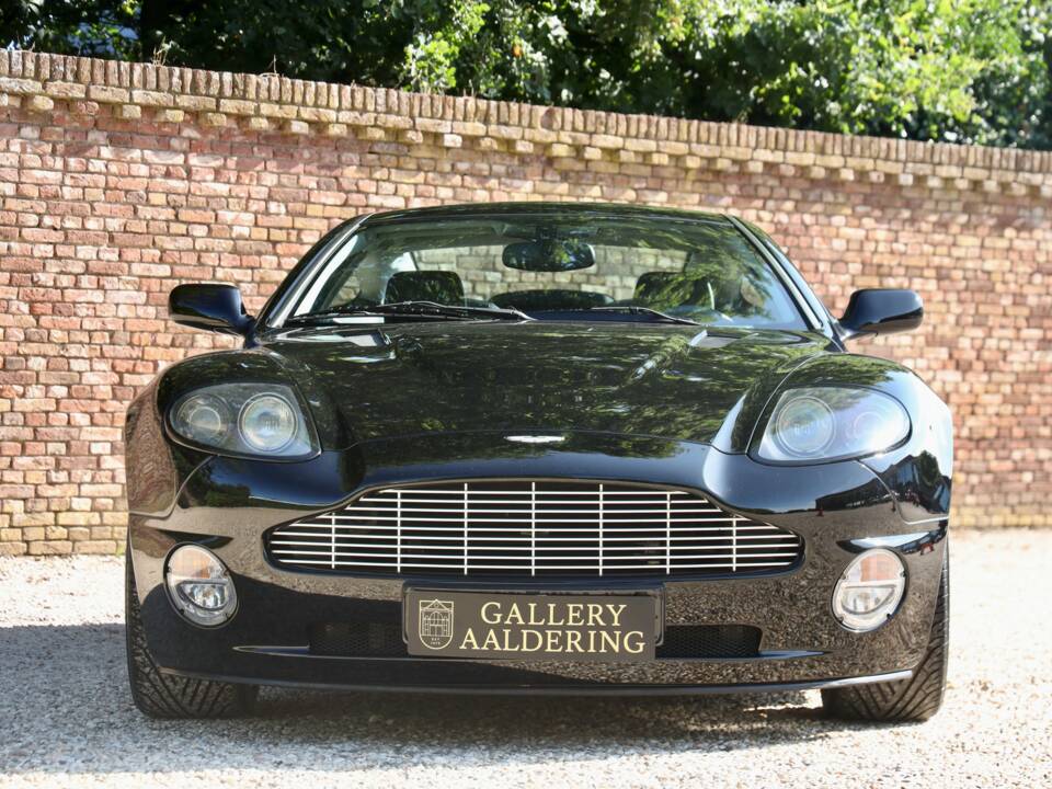 Afbeelding 19/50 van Aston Martin V12 Vanquish (2002)