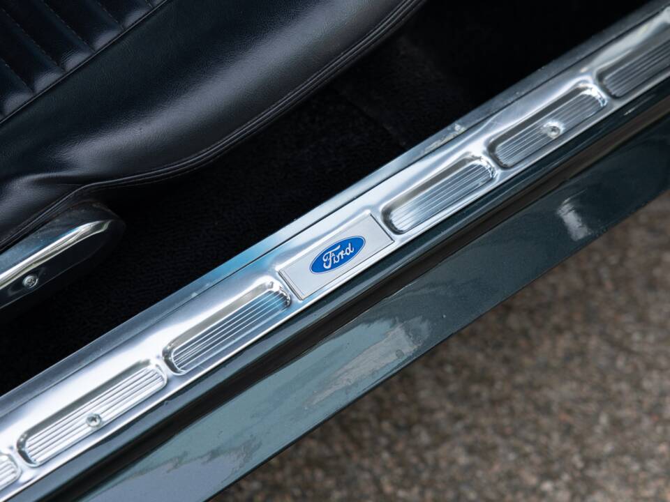 Image 28/44 of Ford Mustang 351 (1967)