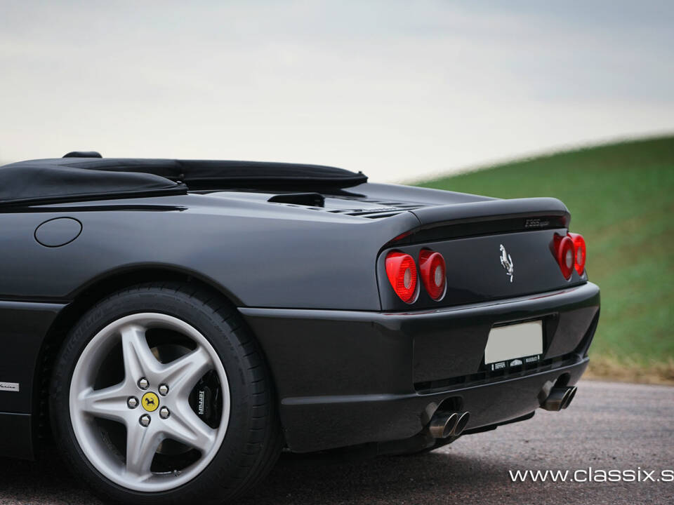 Image 23/33 of Ferrari F 355 Spider (1997)