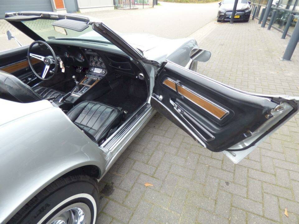 Image 17/36 of Chevrolet Corvette Stingray (1970)