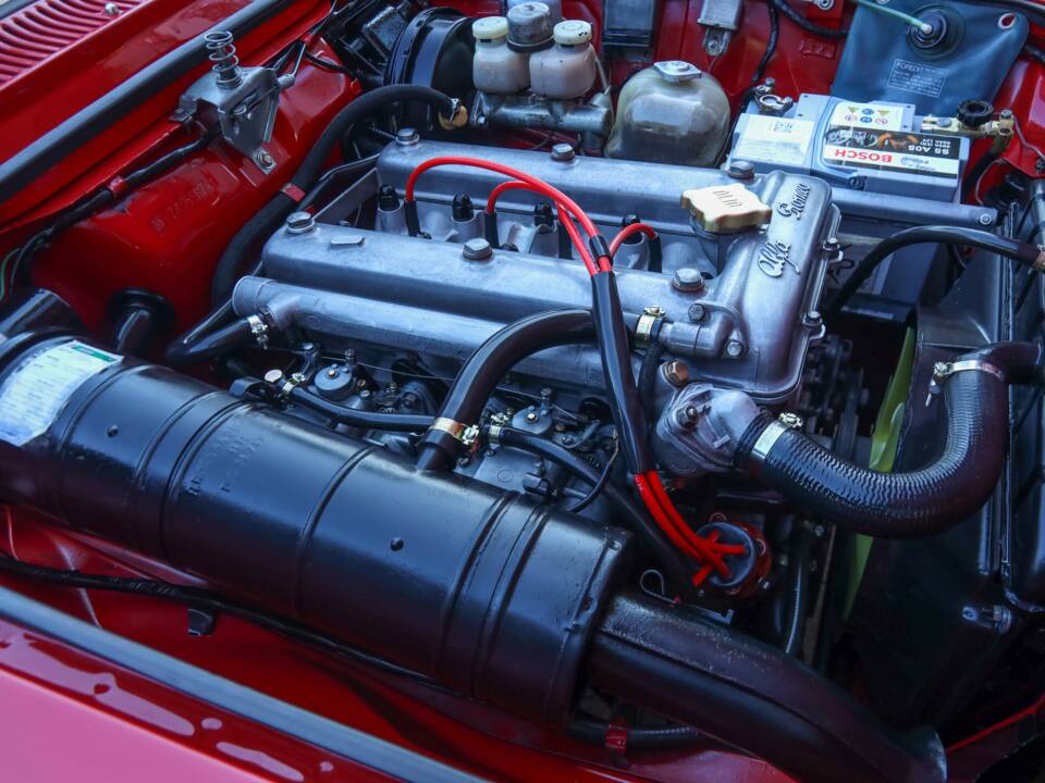 Imagen 26/50 de Alfa Romeo 2000 GT Veloce (1972)