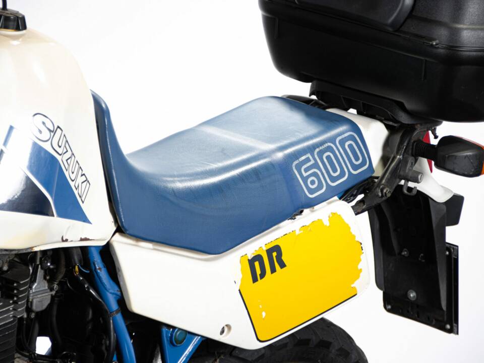Bild 36/50 von Suzuki DR 600 S (1986)