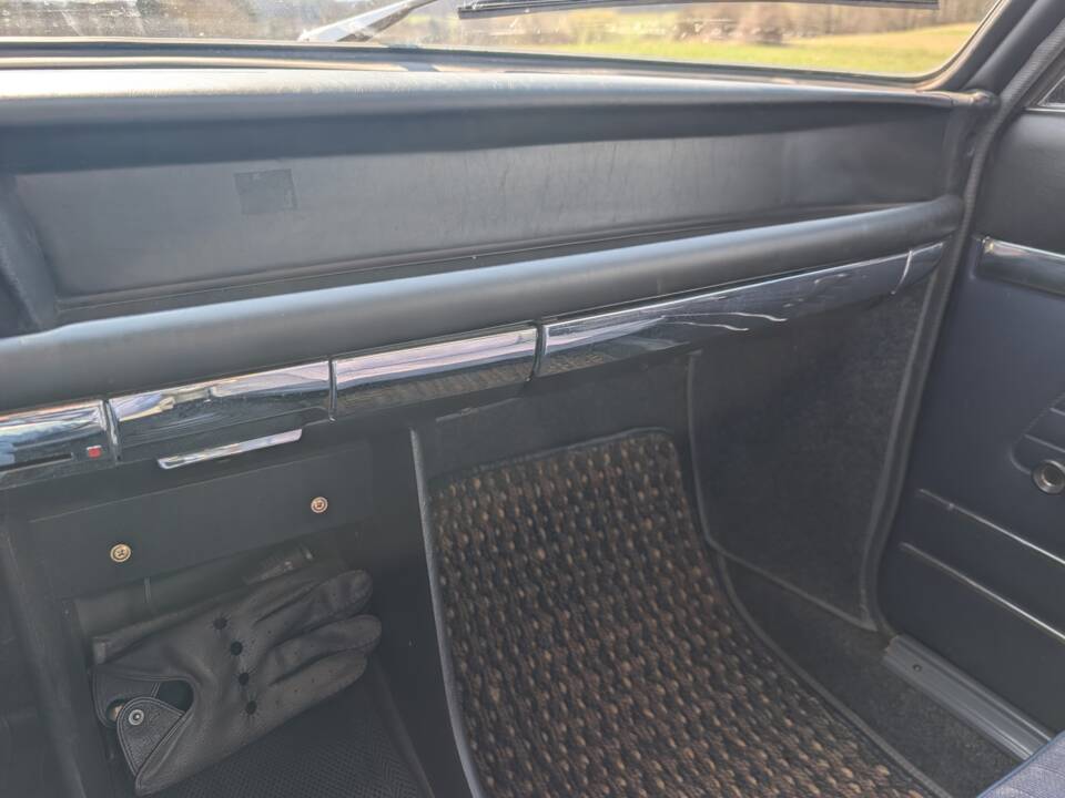 Image 38/41 of BMW 2002 (1968)