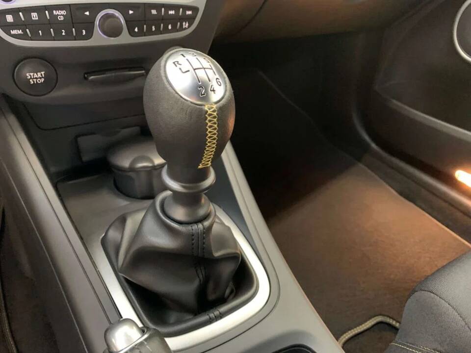 Immagine 32/43 di Renault Mégane RS (2011)