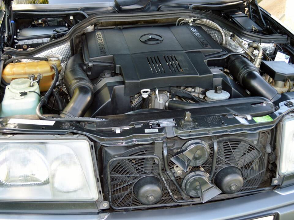Image 33/46 of Mercedes-Benz E 420 (1994)