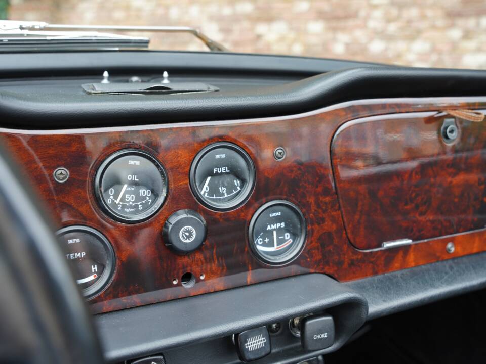 Image 40/50 of Triumph TR 6 (1971)
