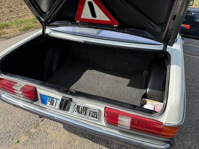 Bild 4/6 von Mercedes-Benz 200 D (1980)