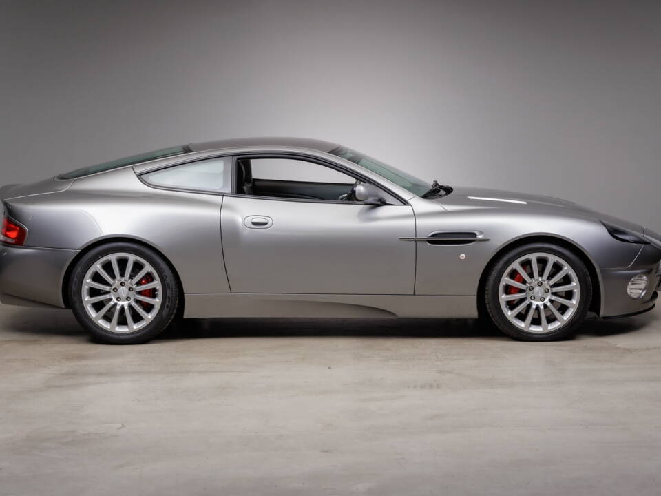 Bild 5/30 von Aston Martin V12 Vanquish (2001)