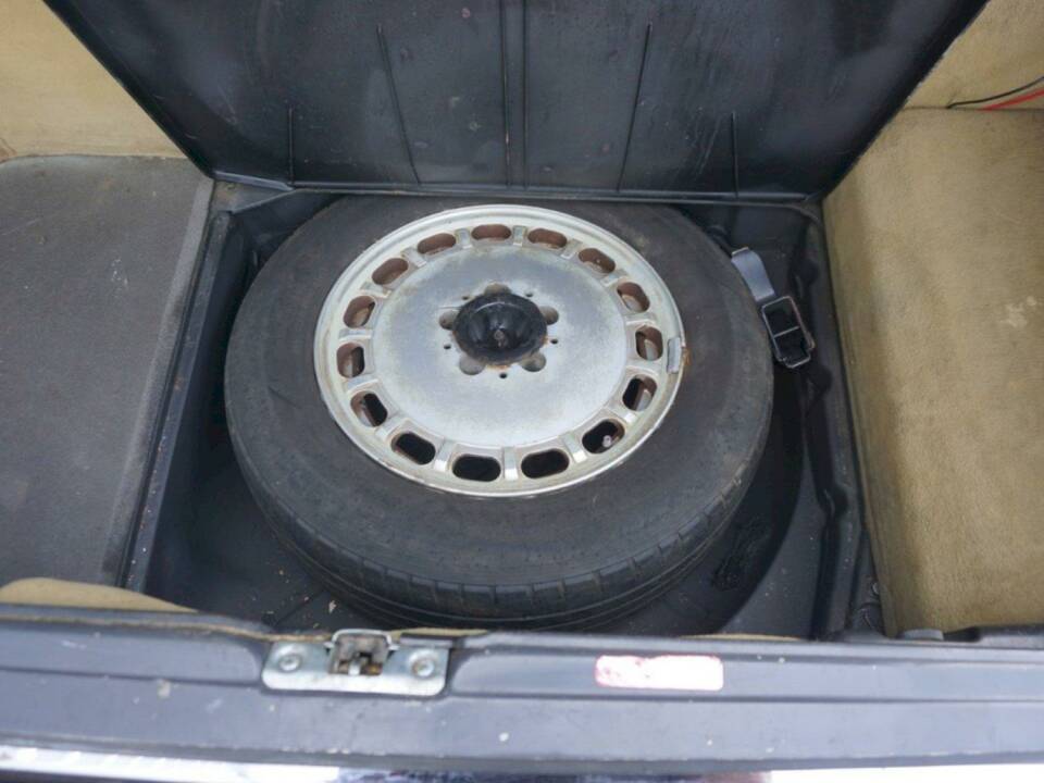 Bild 26/36 von Mercedes-Benz 560 SL (1989)