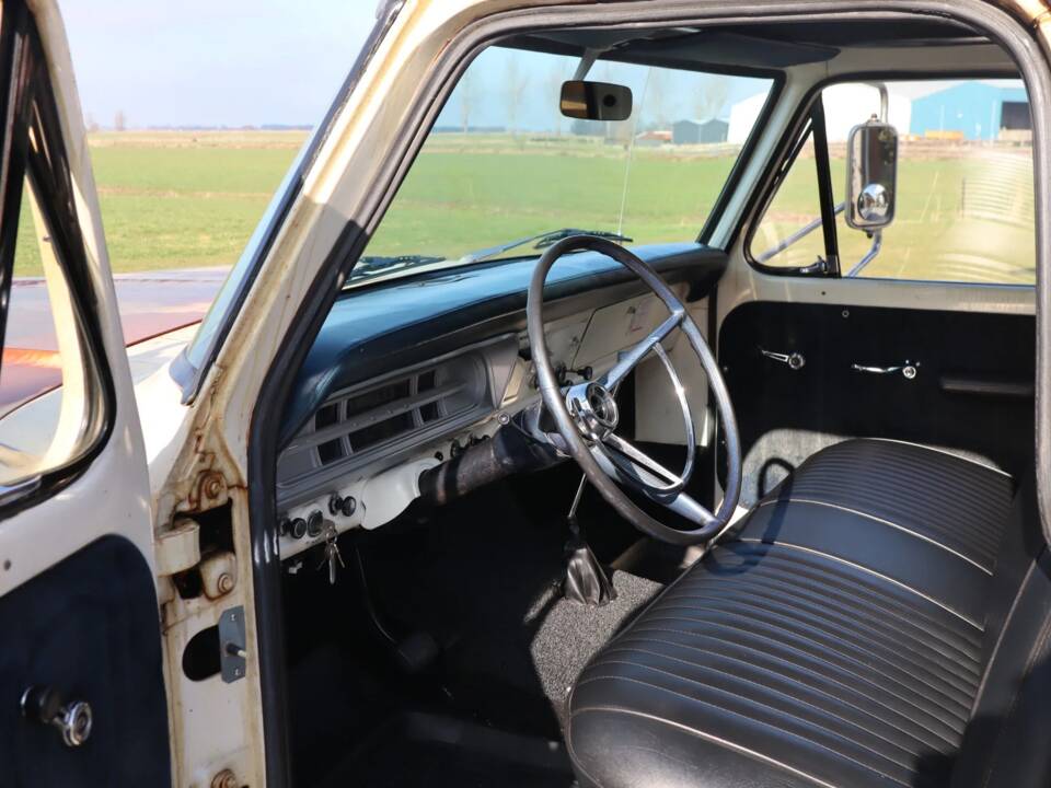 Image 23/52 of Ford F-100 (1967)