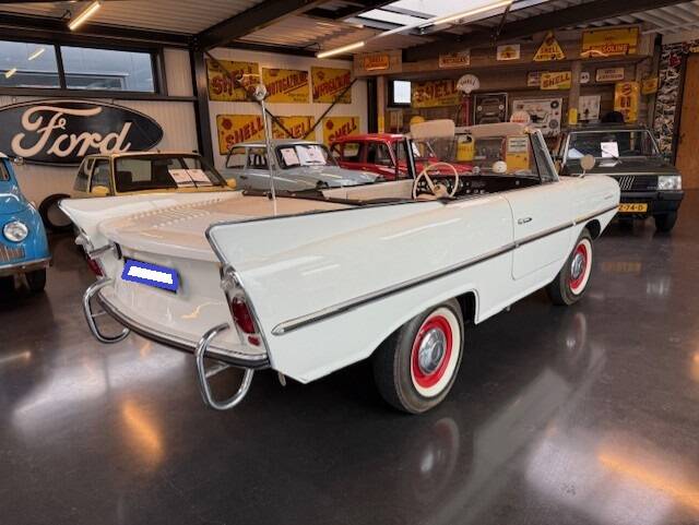 Image 6/24 of Amphicar 770 (1967)