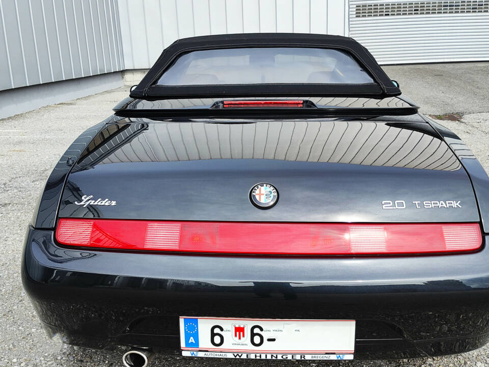 Bild 9/68 von Alfa Romeo Spider 2.0 Twin Spark 16V (2001)