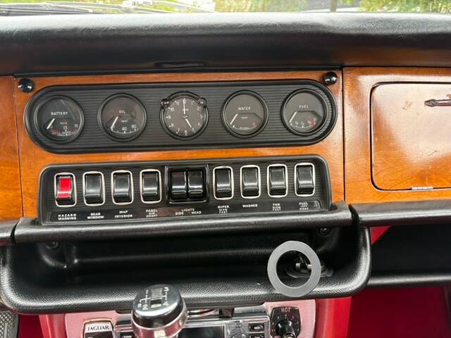 Bild 16/40 von Jaguar XJ 6 4.2 (1971)