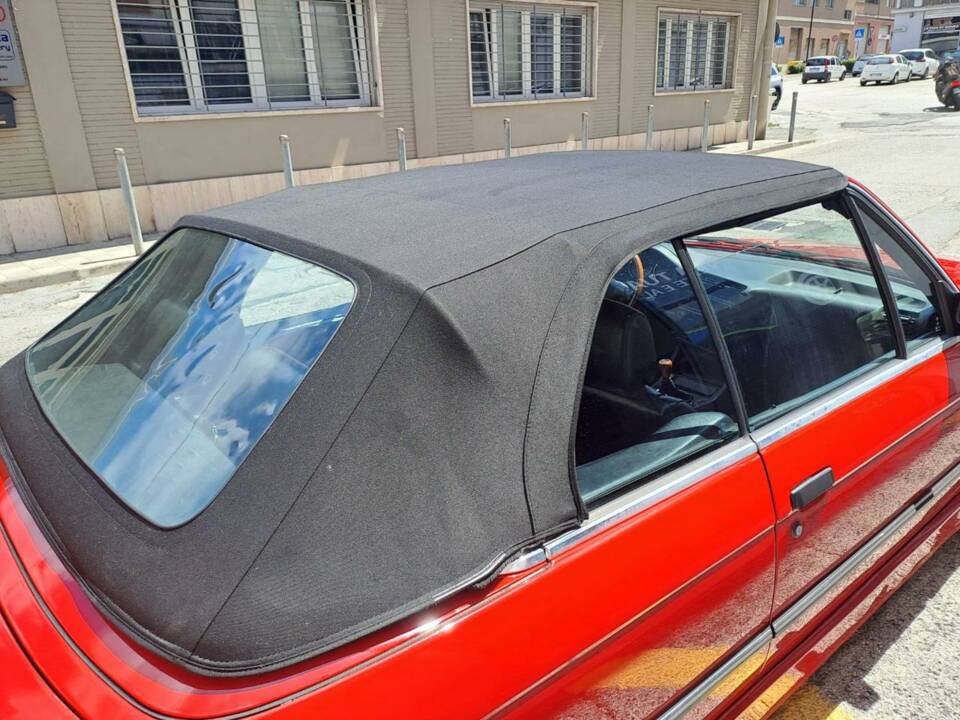 Immagine 32/50 di BMW 320i (1989)