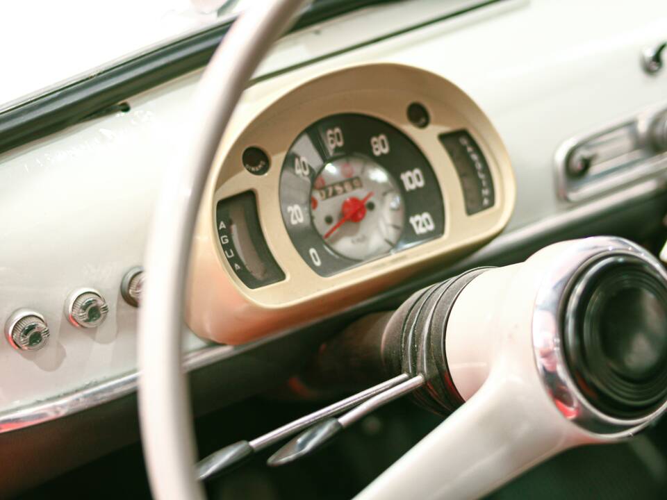 Image 20/32 of SEAT 600 D (1968)