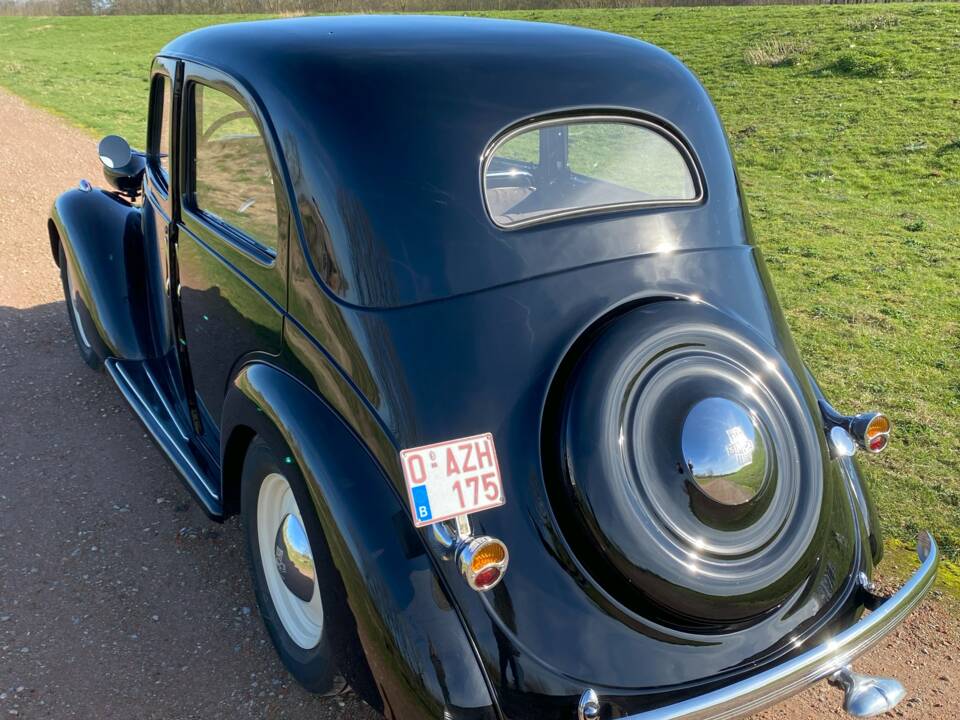 Image 13/100 of SIMCA 8 (1938)