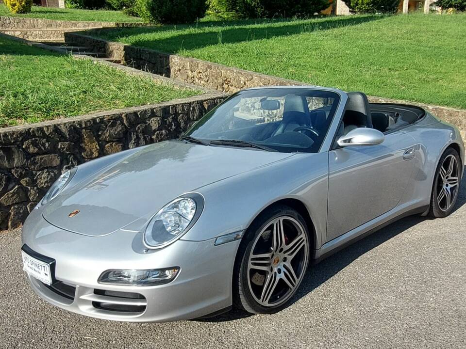 Immagine 1/11 di Porsche 911 Carrera 4S (2006)