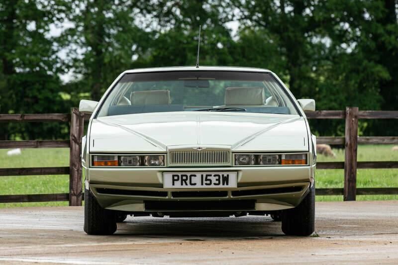 Image 6/39 of Aston Martin Lagonda (1982)