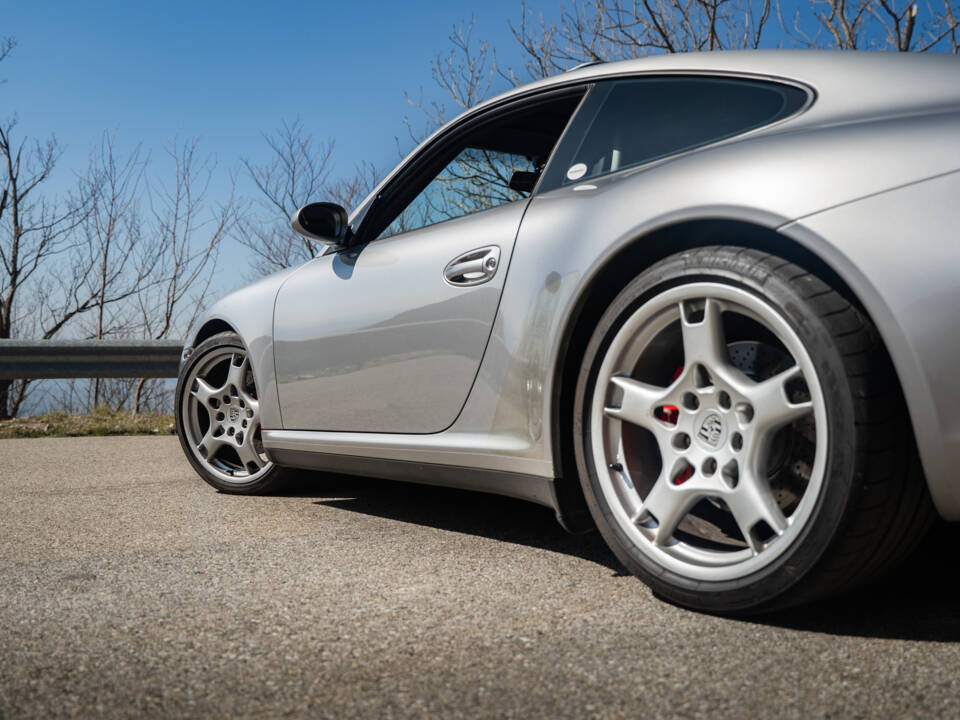 Image 16/82 of Porsche 911 Carrera 4S (WLS) (2006)