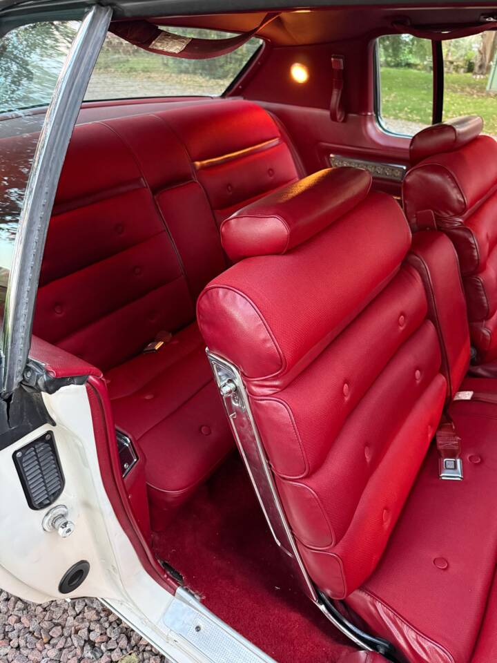 Bild 8/21 von Oldsmobile Toronado Brougham (1973)